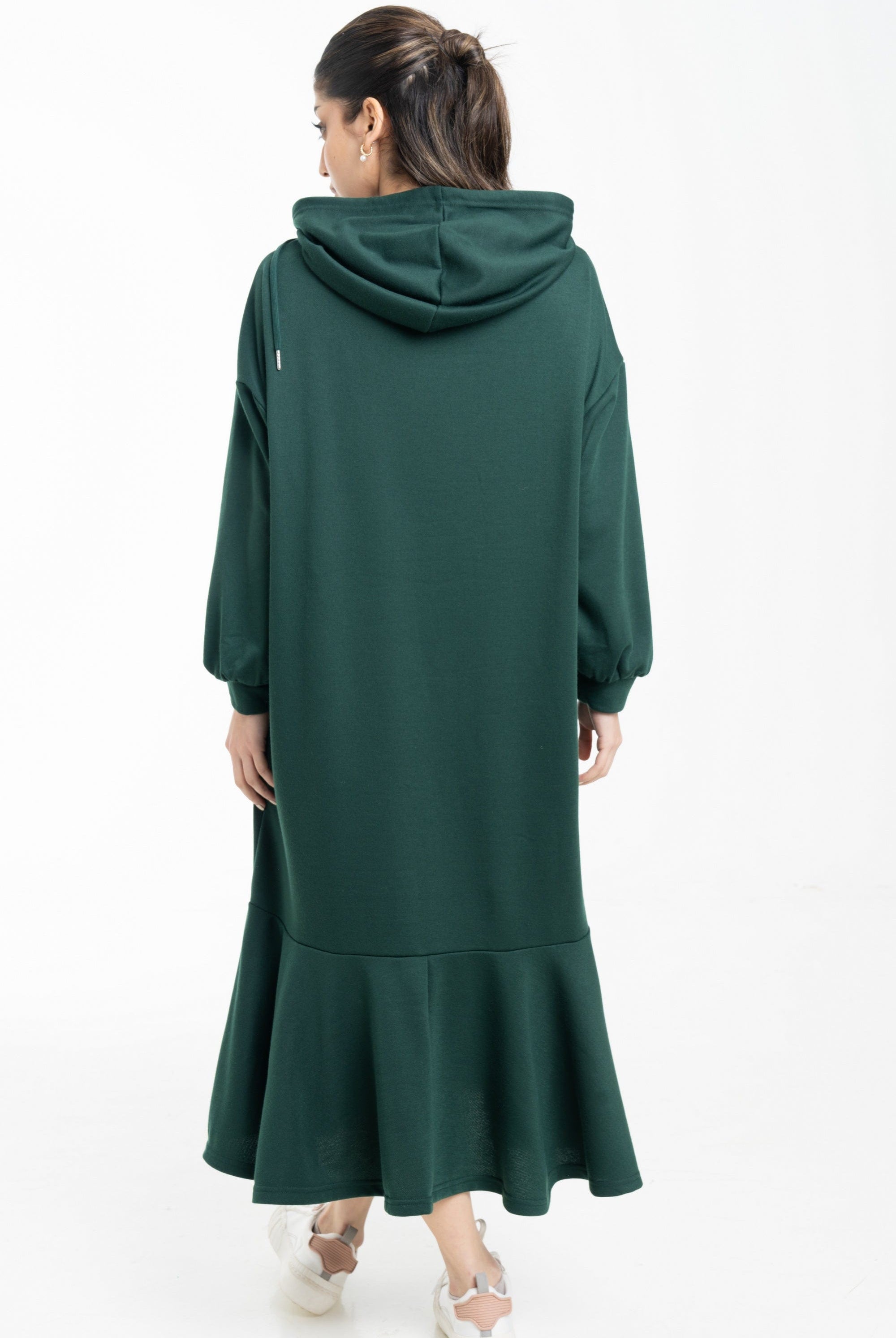 نتشي فستان ميدي بأكمام طويلة وجيوب أمامية ملحق بهودي