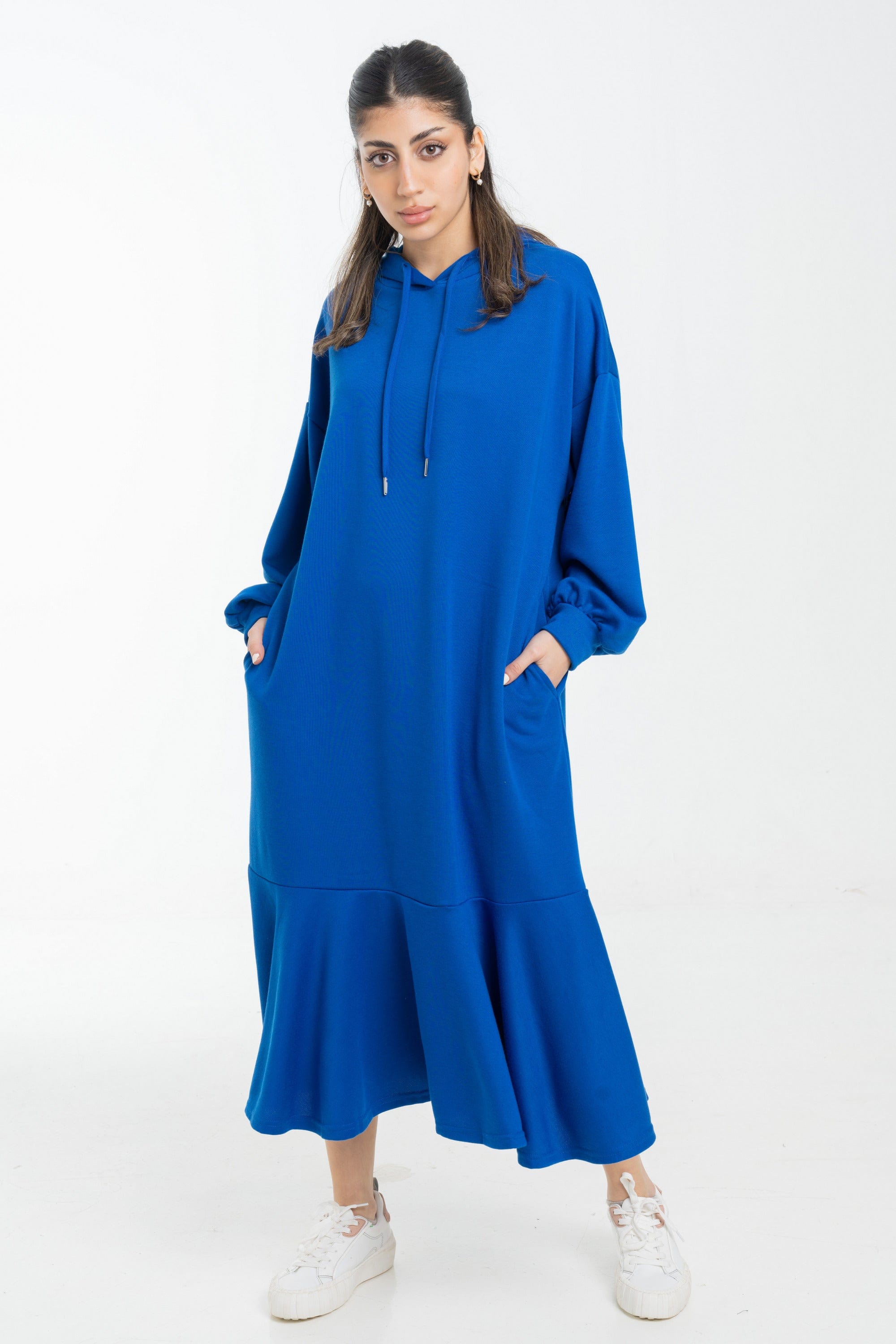 نتشي فستان ميدي بأكمام طويلة وجيوب أمامية ملحق بهودي