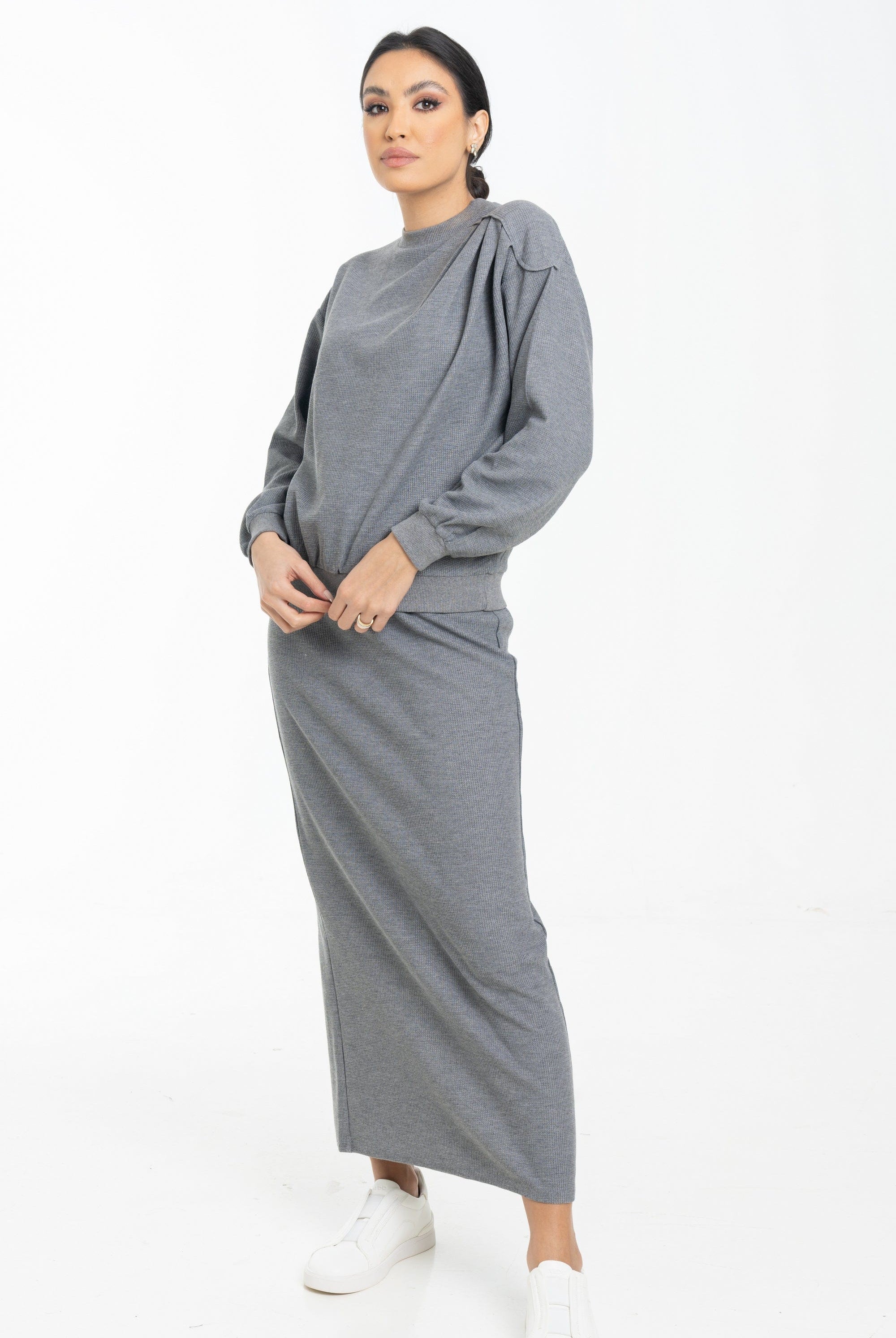 نتشي توب نسائي فضفاض بياقة دائرية