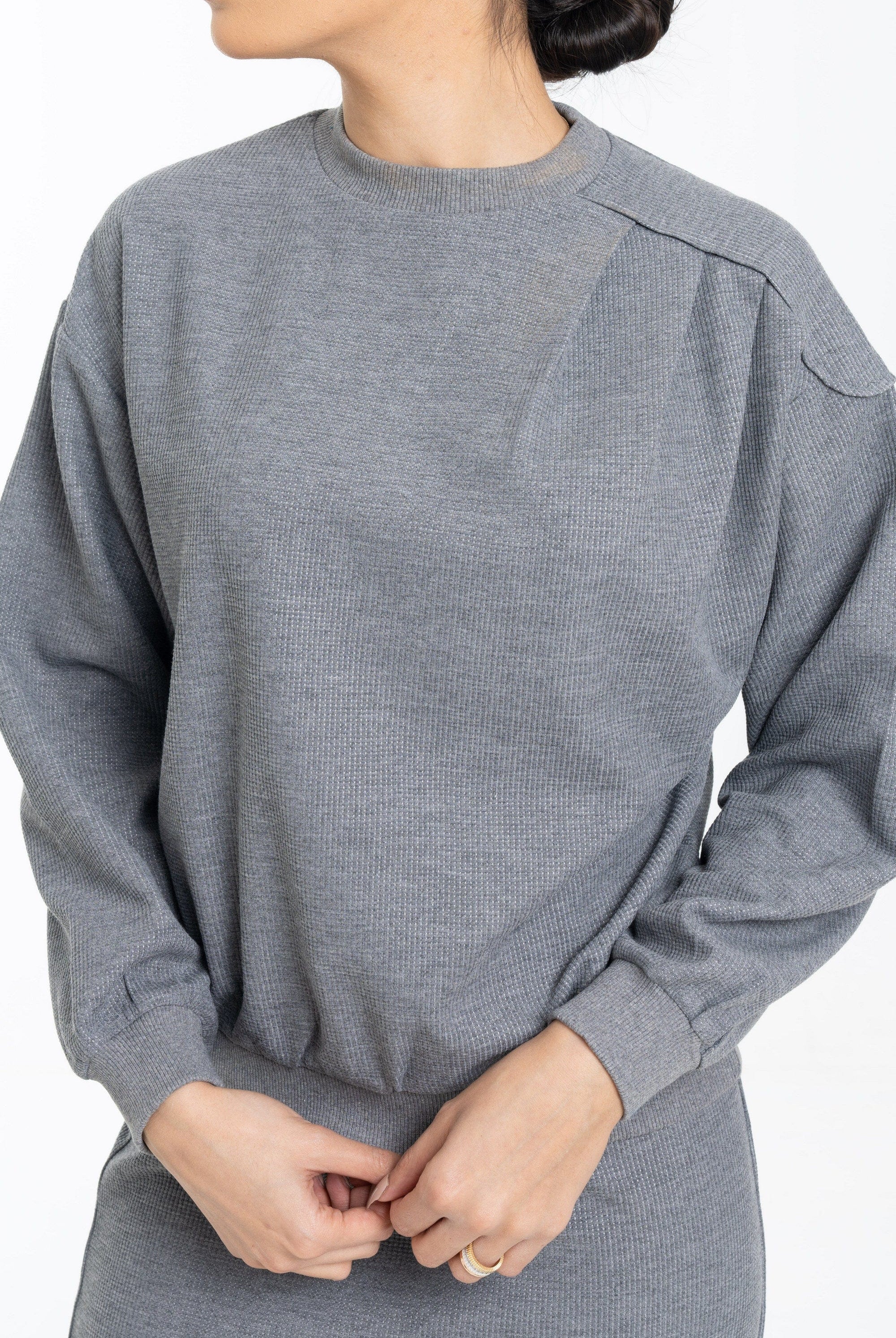 نتشي توب نسائي فضفاض بياقة دائرية