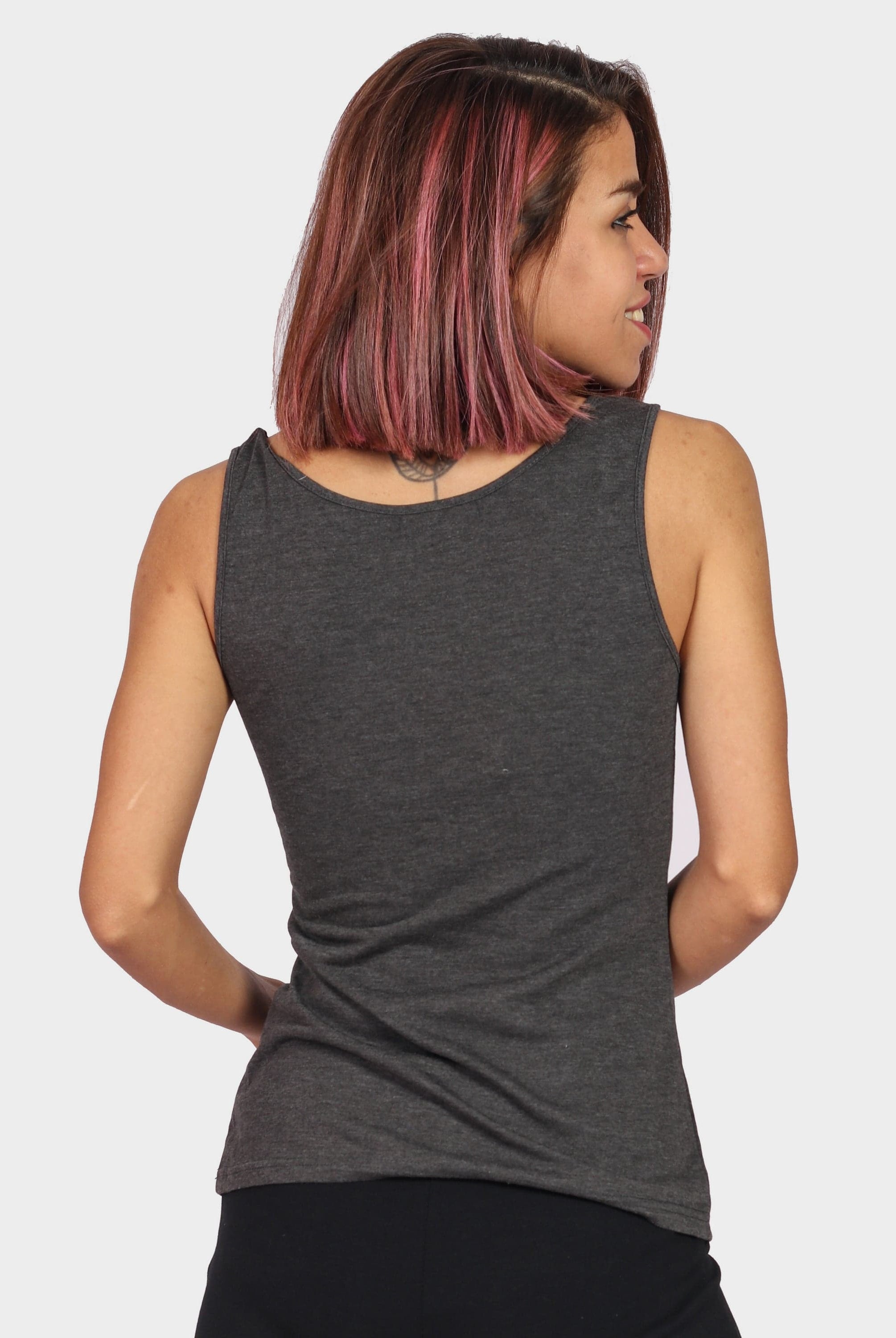 نتشي بلوزة سادة حمالات عريضة مفتوحة نسائي