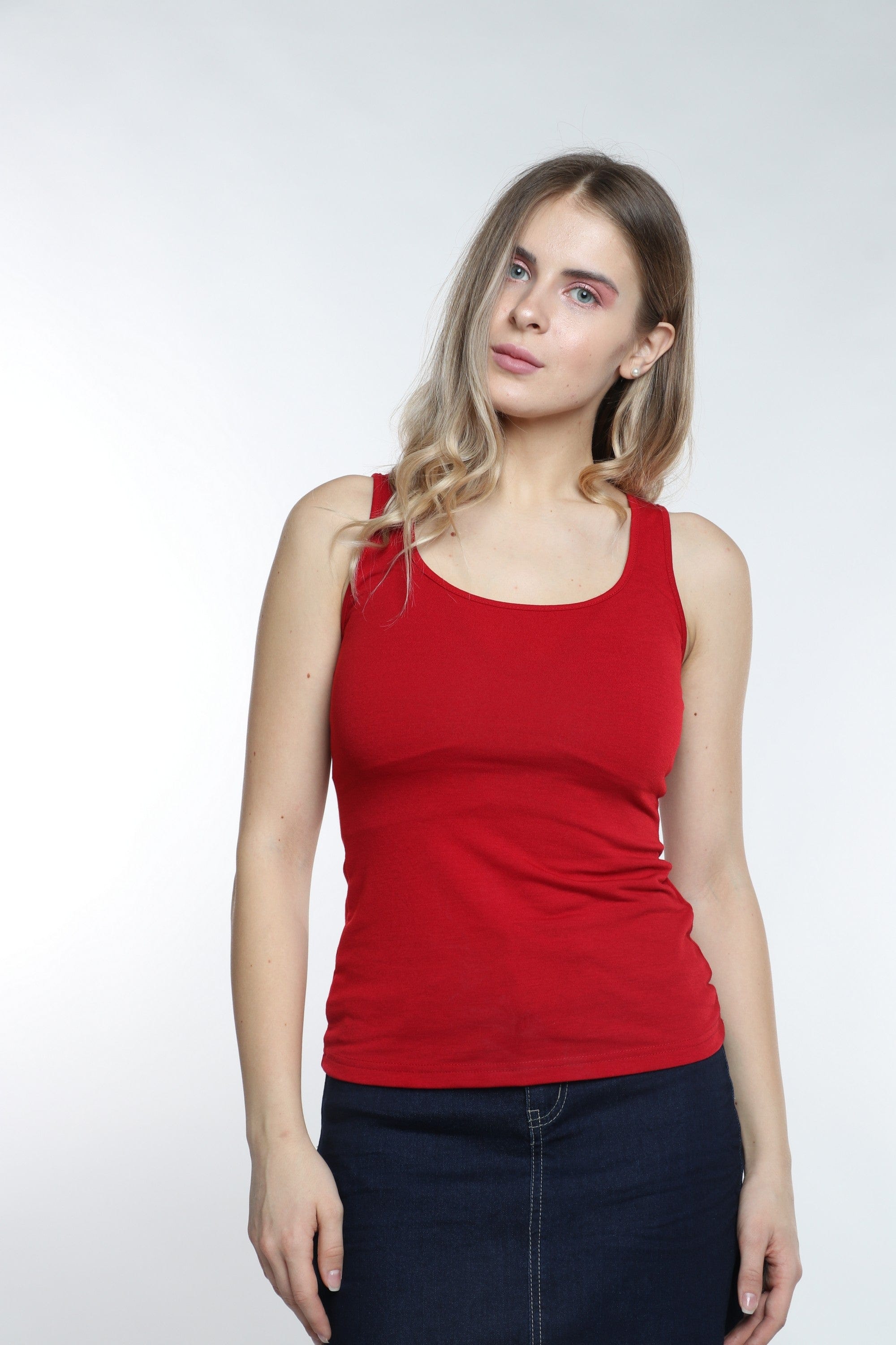 نتشي بلوزة سادة حمالات عريضة مفتوحة نسائي