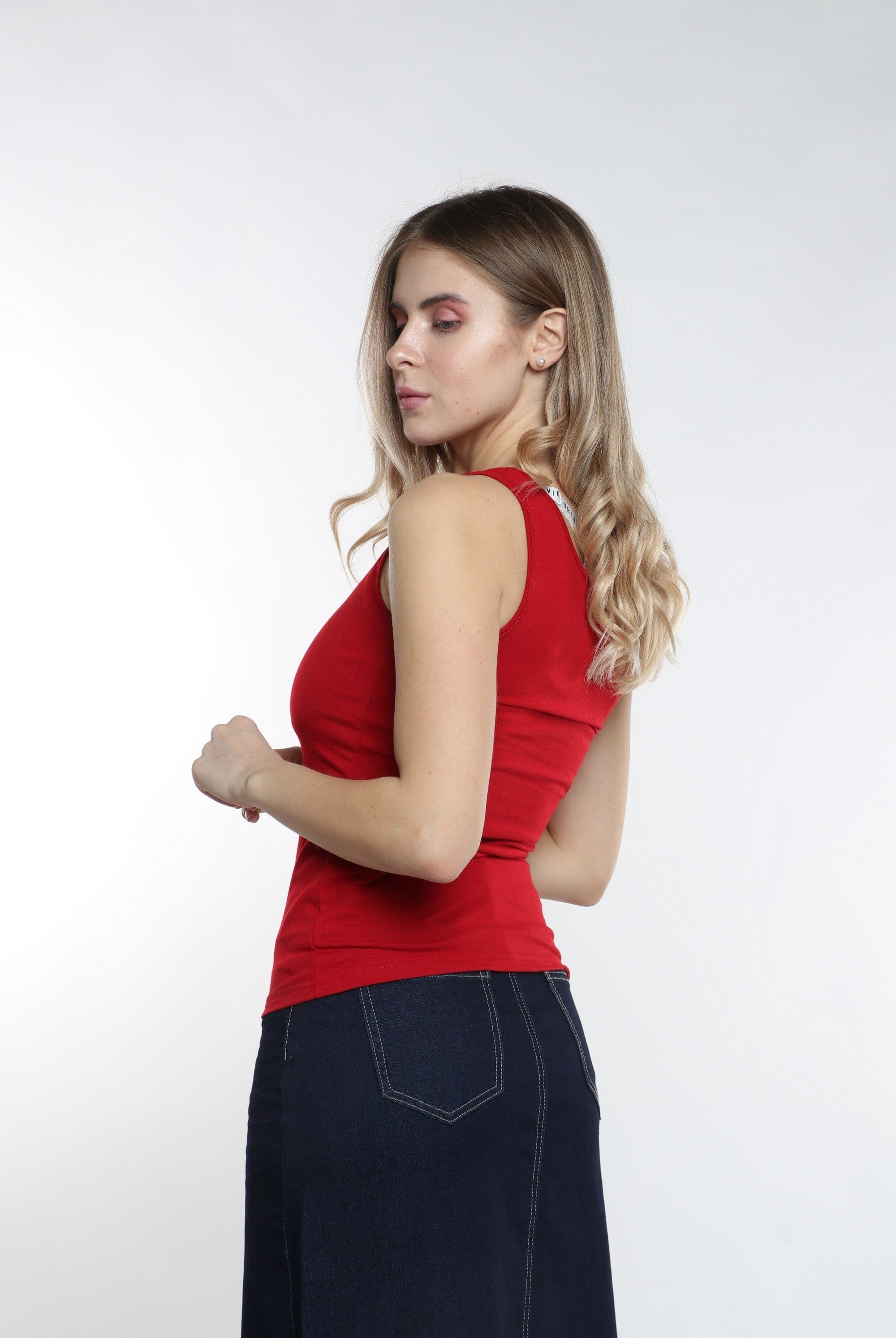 نتشي بلوزة سادة حمالات عريضة مفتوحة نسائي