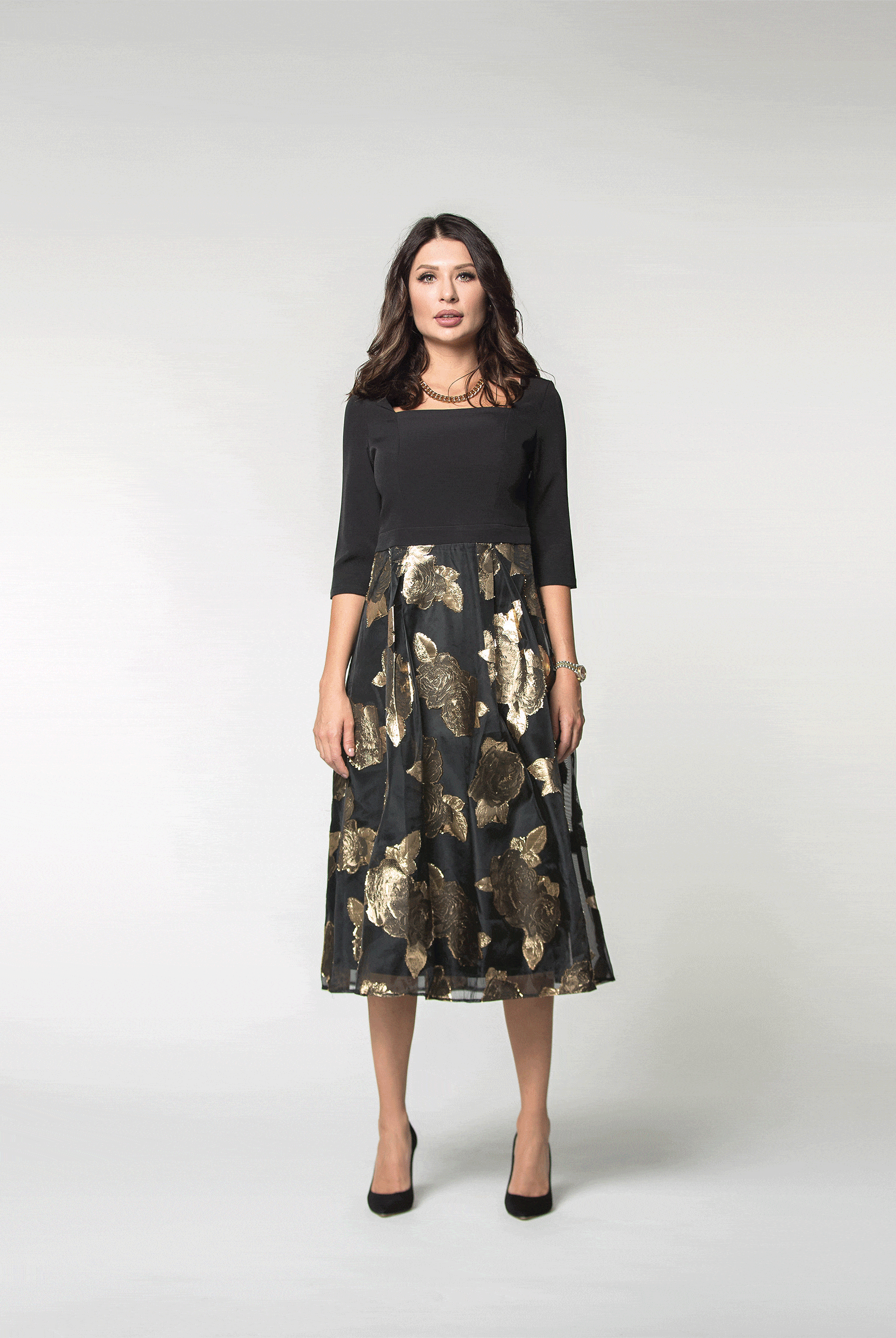 نتشي فستان ميدي سوارية فتحة رقبة مربعة كم متوسط الطول