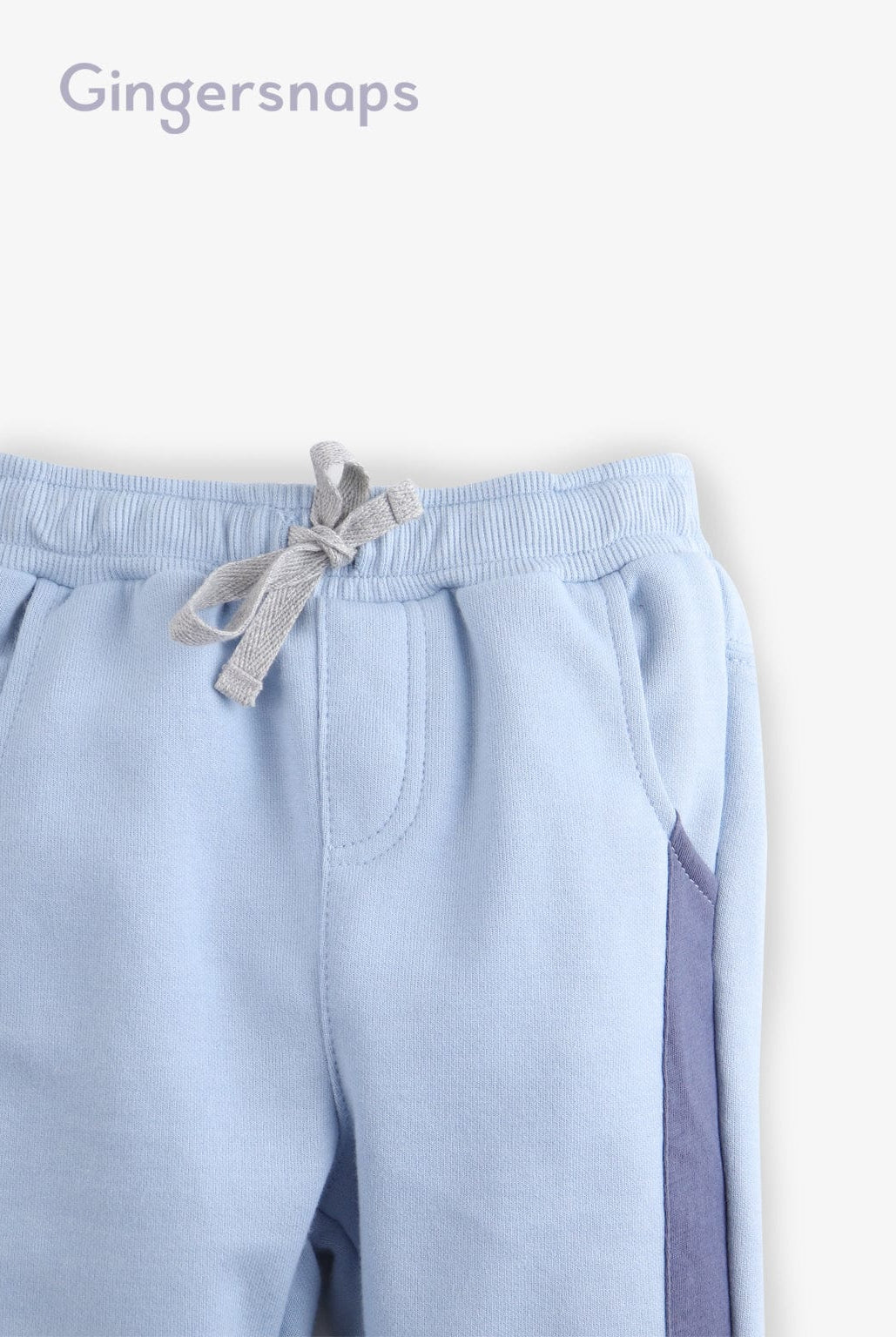 جينجرسنابس بنطلون أولادي سادة بخطوط جانبية وبرباط أزرق