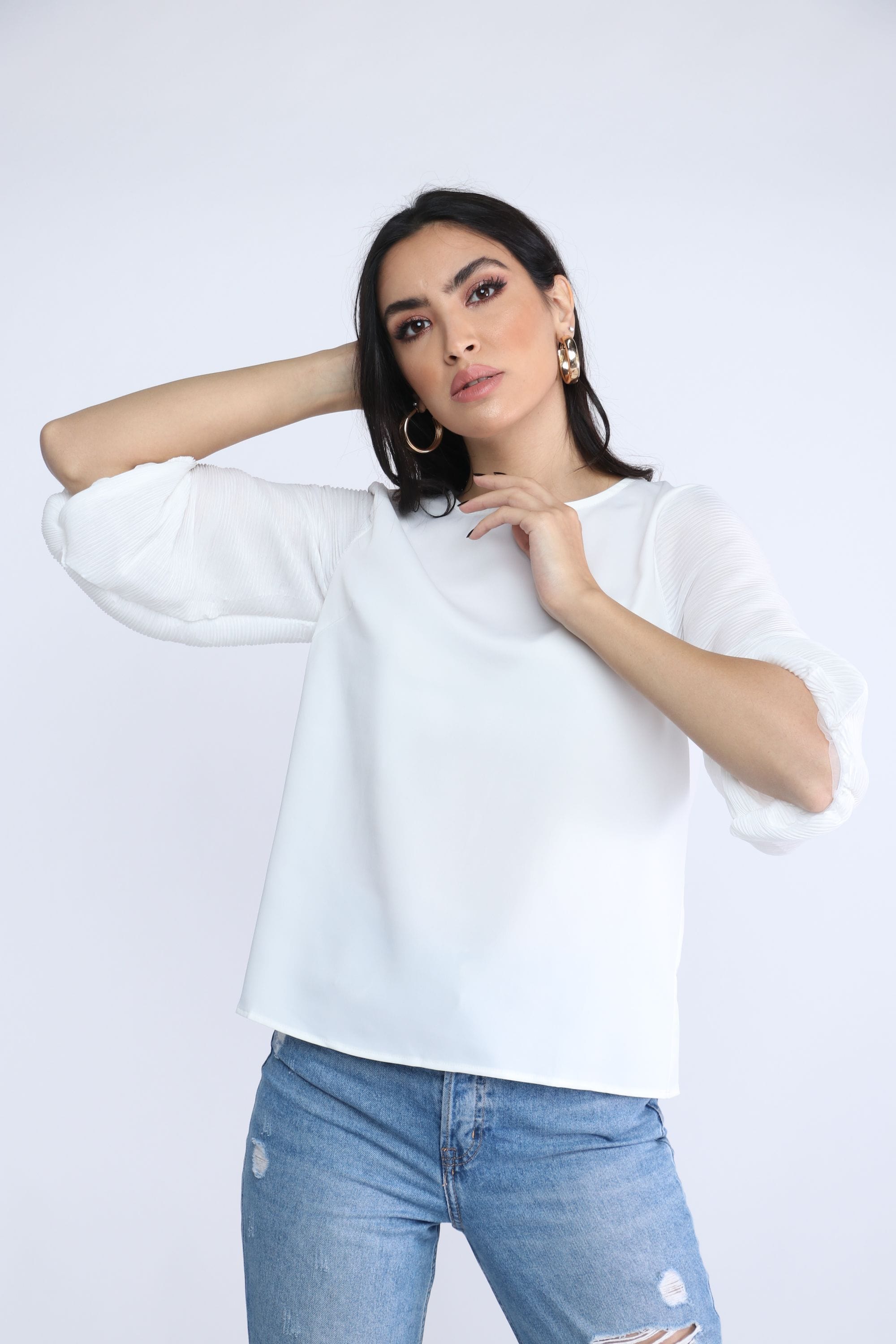 نتشي بلوزة سادة رقبة دائرية نص كم منفوخ نسائي