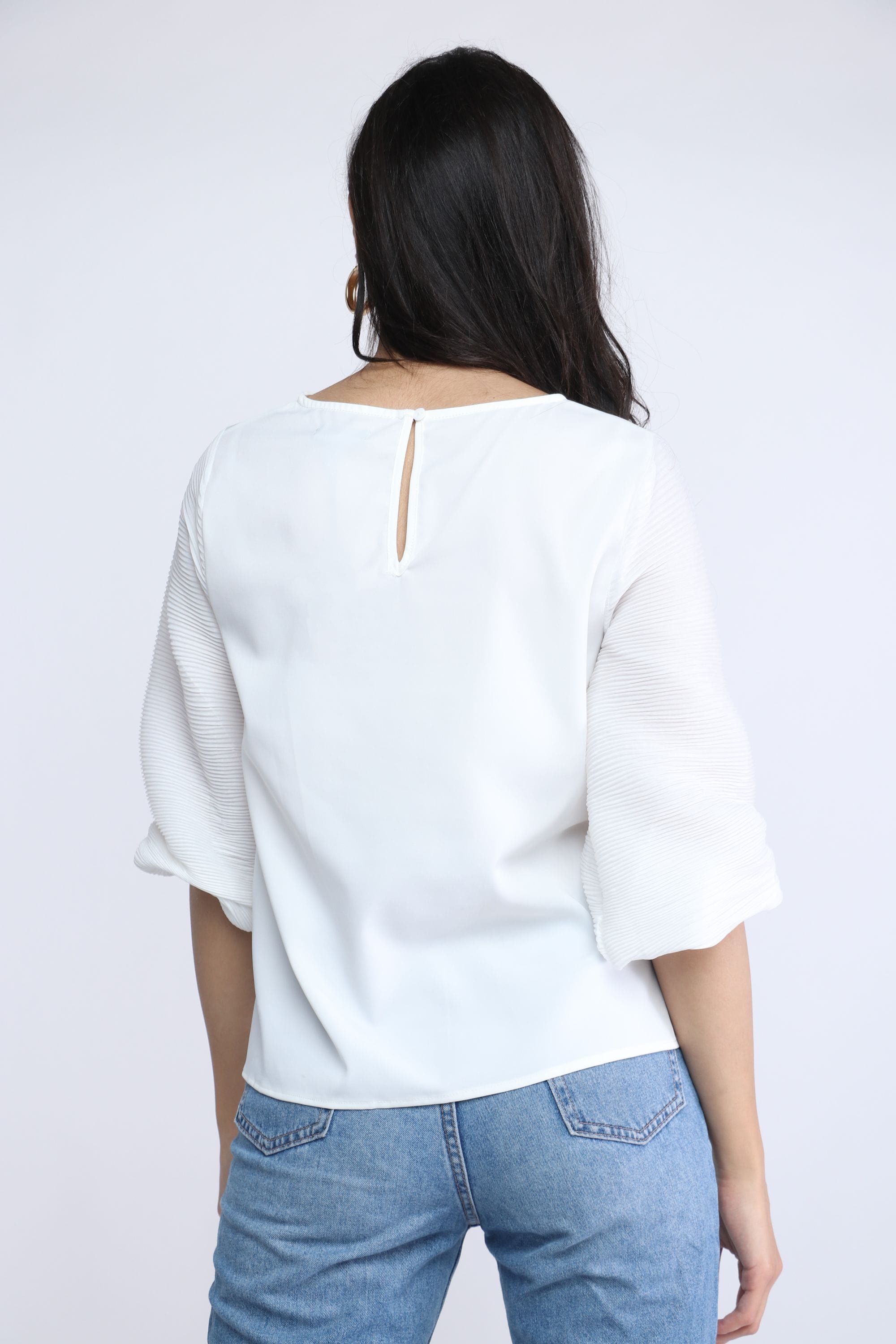 نتشي بلوزة سادة رقبة دائرية نص كم منفوخ نسائي