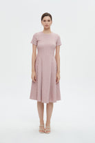 ميكا فستان ميدي بأكمام قصيرة بكسرات على اخصر