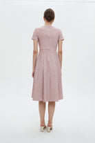 ميكا فستان ميدي بأكمام قصيرة بكسرات على اخصر