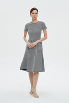 ميكا فستان ميدي بأكمام قصيرة بكسرات على اخصر