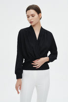 ميكا بلوزة نسائية بأكمام طويلة وفتحة صدر