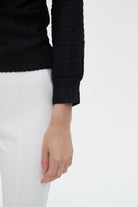 ميكا بلوزة نسائية بأكمام طويلة وفتحة صدر