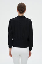 ميكا بلوزة نسائية بأكمام طويلة وفتحة صدر