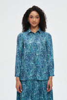 نتشي بلوزة نسائية منقوشة بكم طويل وأزرار أمامية