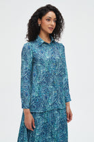 نتشي بلوزة نسائية منقوشة بكم طويل وأزرار أمامية