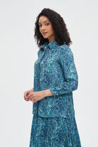 نتشي بلوزة نسائية منقوشة بكم طويل وأزرار أمامية