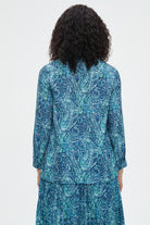 نتشي بلوزة نسائية منقوشة بكم طويل وأزرار أمامية