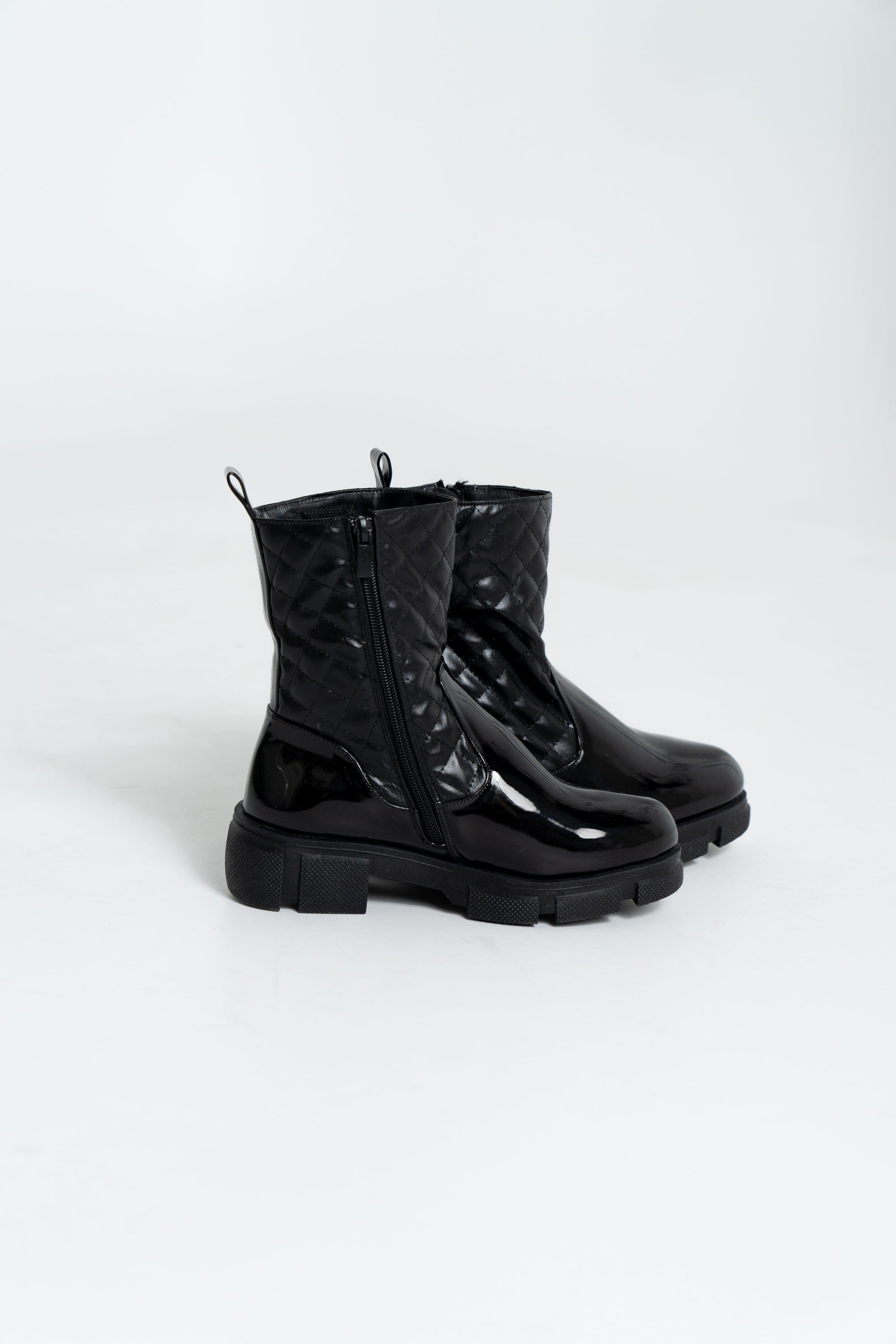 داليدرس حذاء مرتفع سادة برقبة وسحاب نسائي أسود