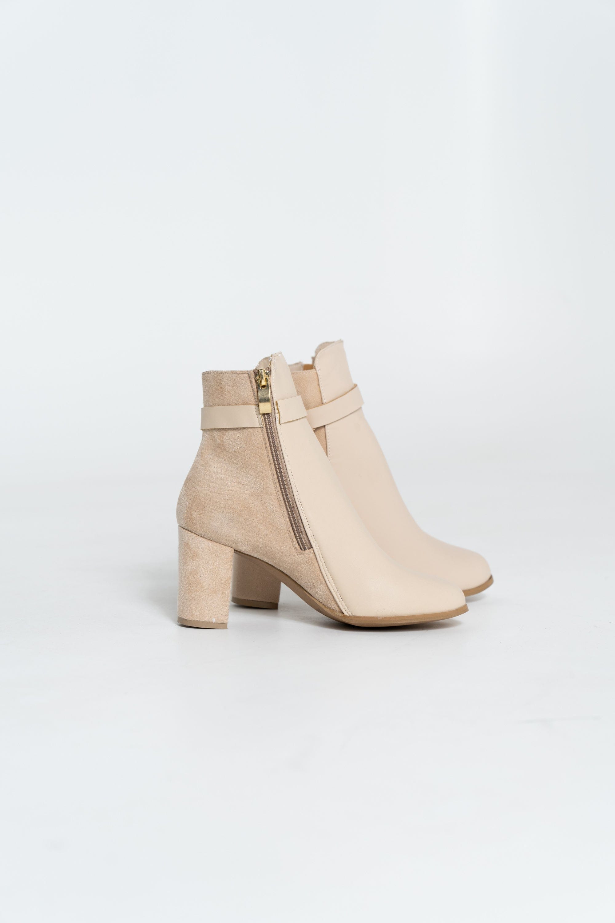 داليدرس بوت سادة بسحاب من الجانب كعب مرتفع بيج