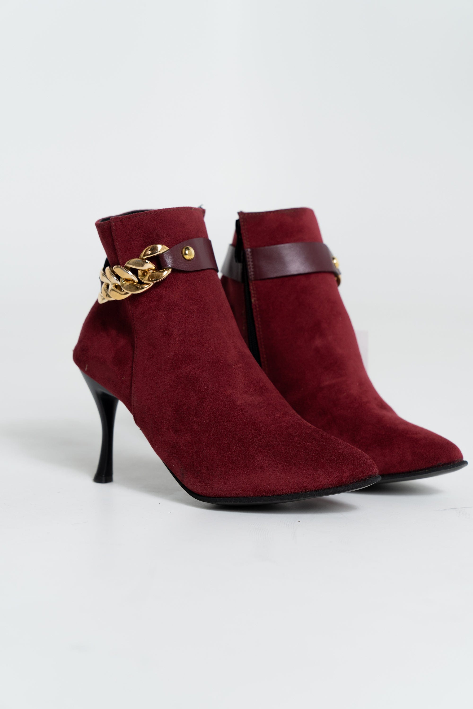 داليدرس بوت سادة بحلقات معدنية كعب مرتفع رفيع بورغندي