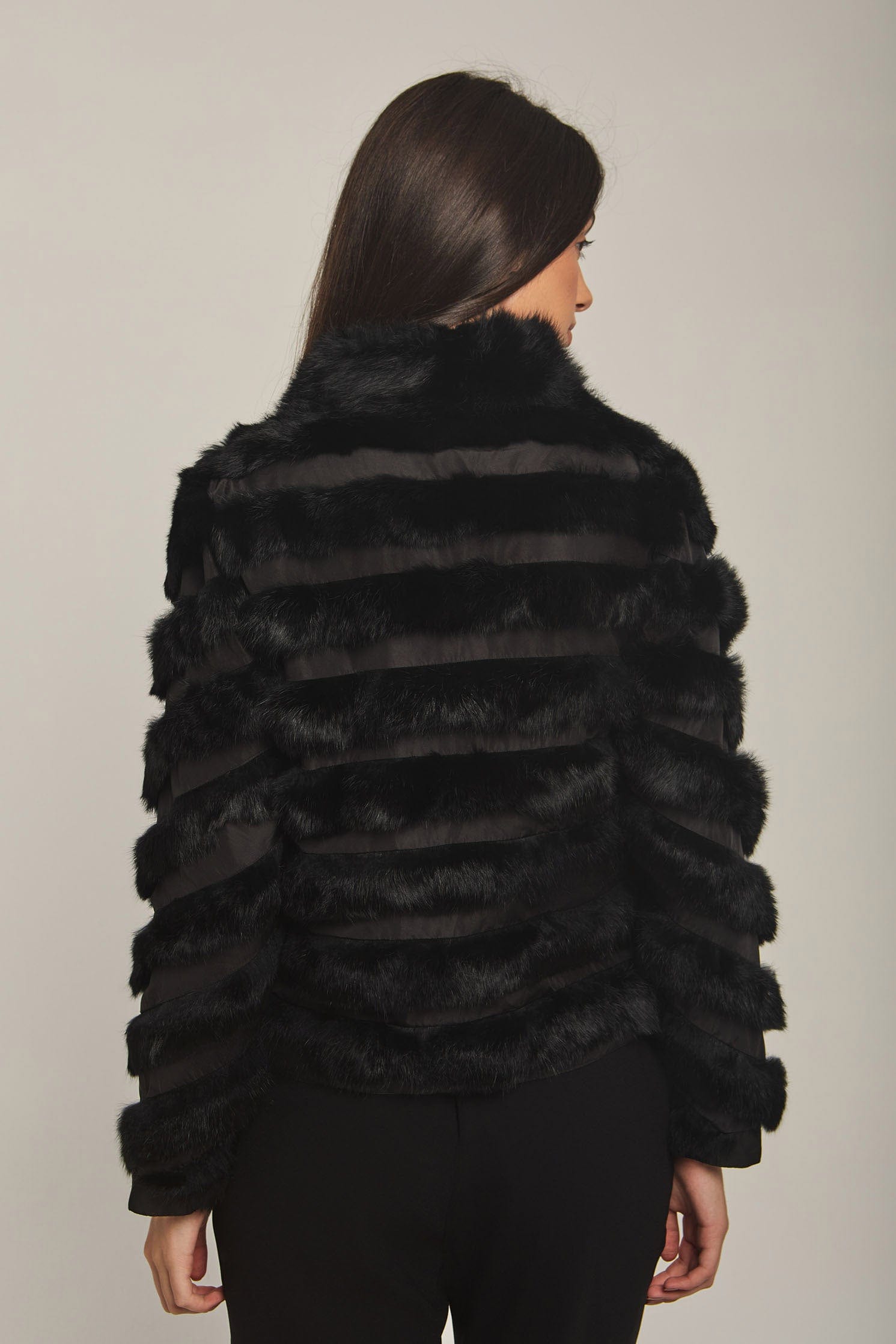 داليدرس فيست نسائي فرو كم طويل أسود