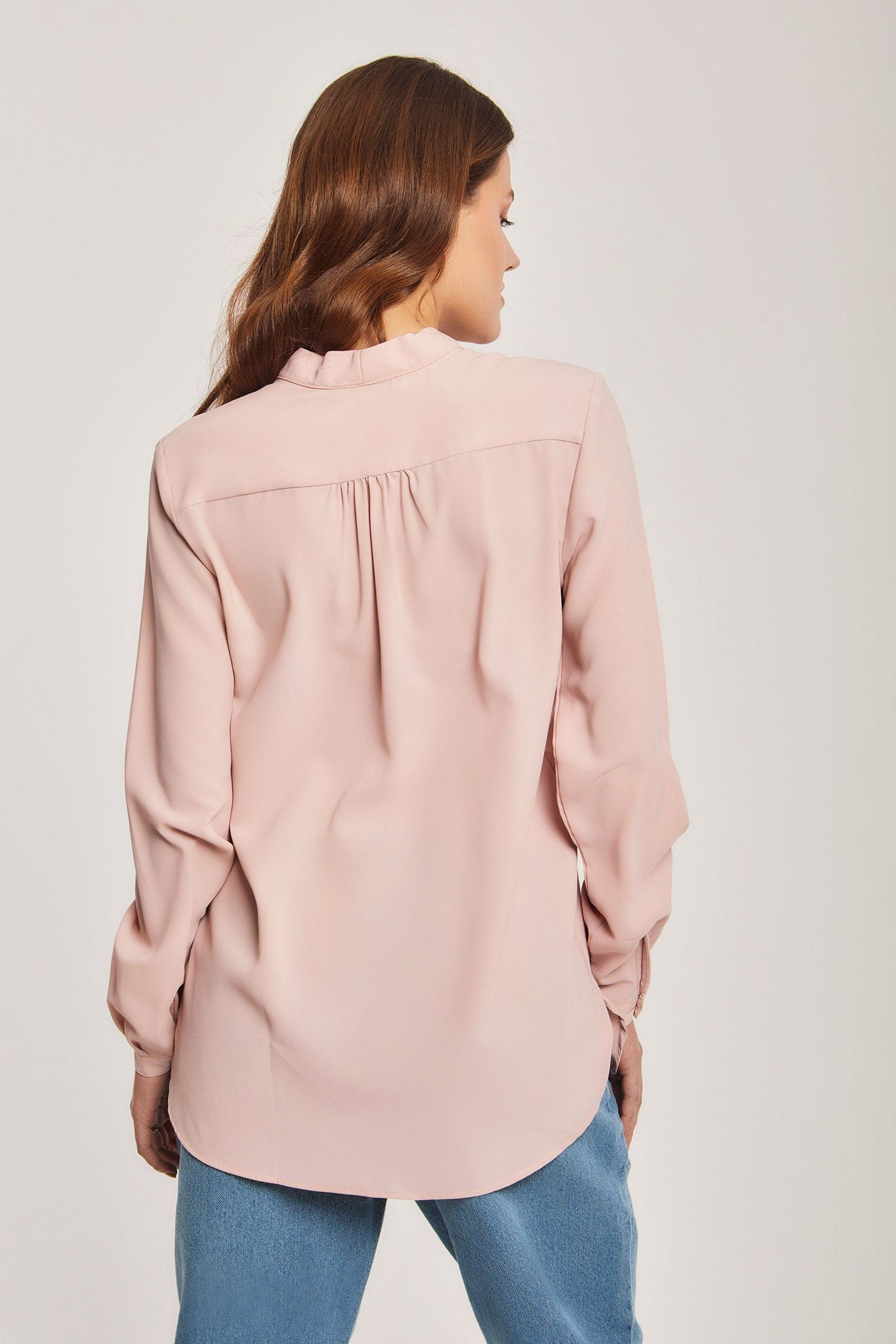 داليدرس بلوزة نسائية سادة بربطة عنق