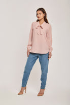 داليدرس بلوزة نسائية سادة بربطة عنق