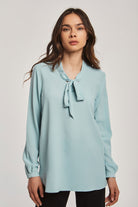 داليدرس بلوزة نسائية سادة بربطة عنق