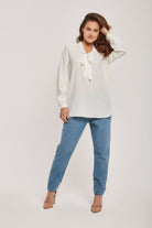 داليدرس بلوزة نسائية سادة بربطة عنق