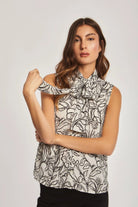 داليدرس بلوزة كت منقوشة أسود