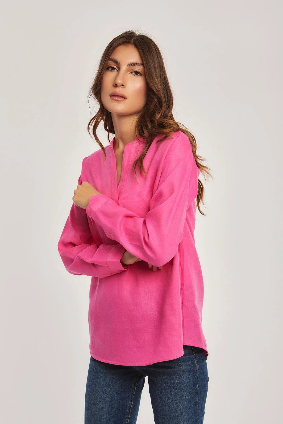 داليدرس بلوزة نسائية سادة بفتحة صدر V