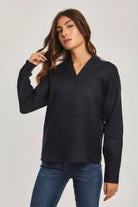 داليدرس بلوزة نسائية سادة بفتحة صدر V