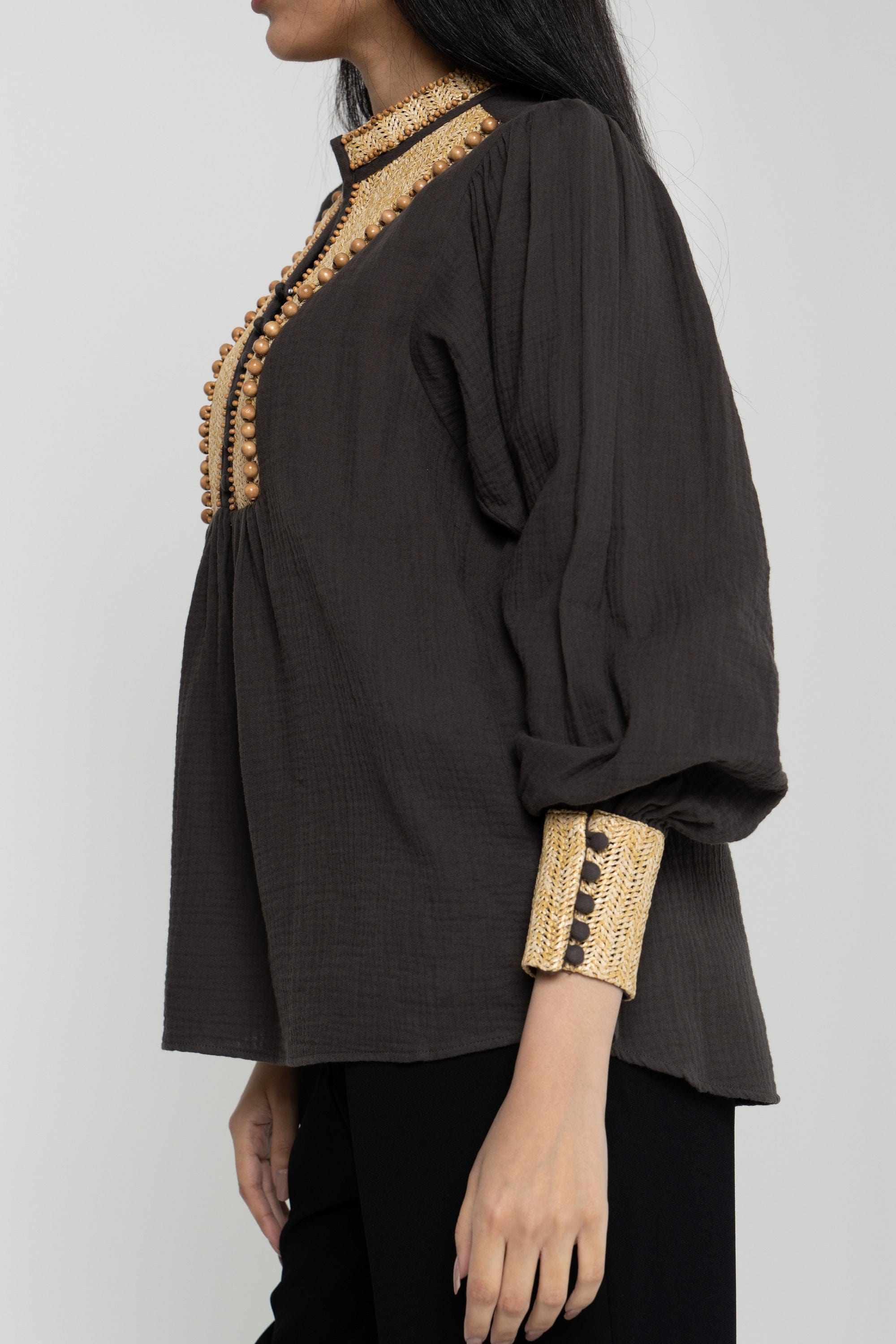 داليدرس بلوزة نسائية بتطريز على الصدر