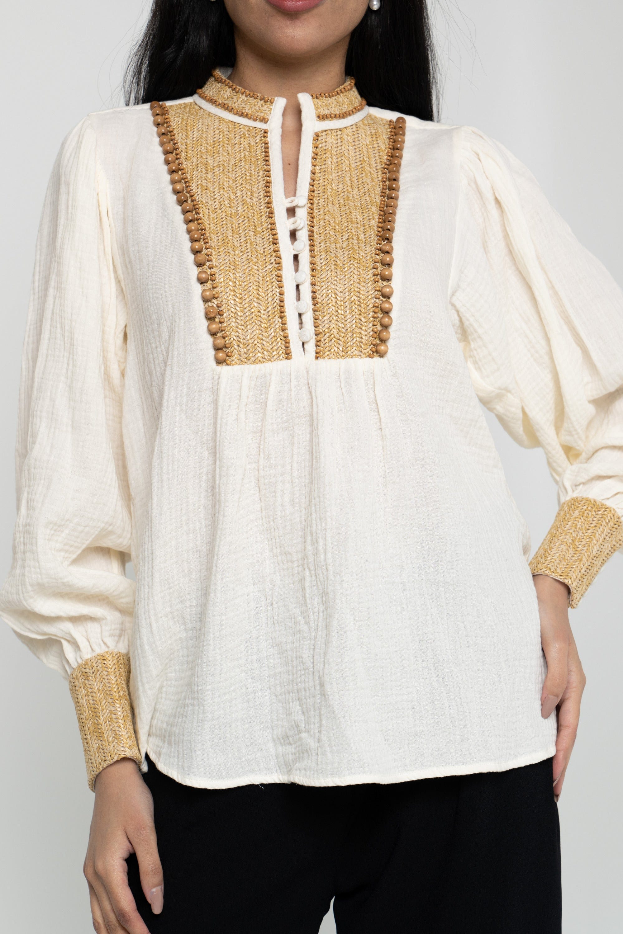 داليدرس بلوزة نسائية بتطريز على الصدر