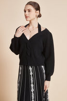 Yola Solid blouse with long sleeves and a draped collar