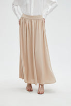 ميكا بلوزة نسائية سادة بقصة على الصدر واكمام طويلة