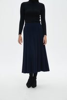 نتشي تنورة سادة بكسرات ميدي نسائي