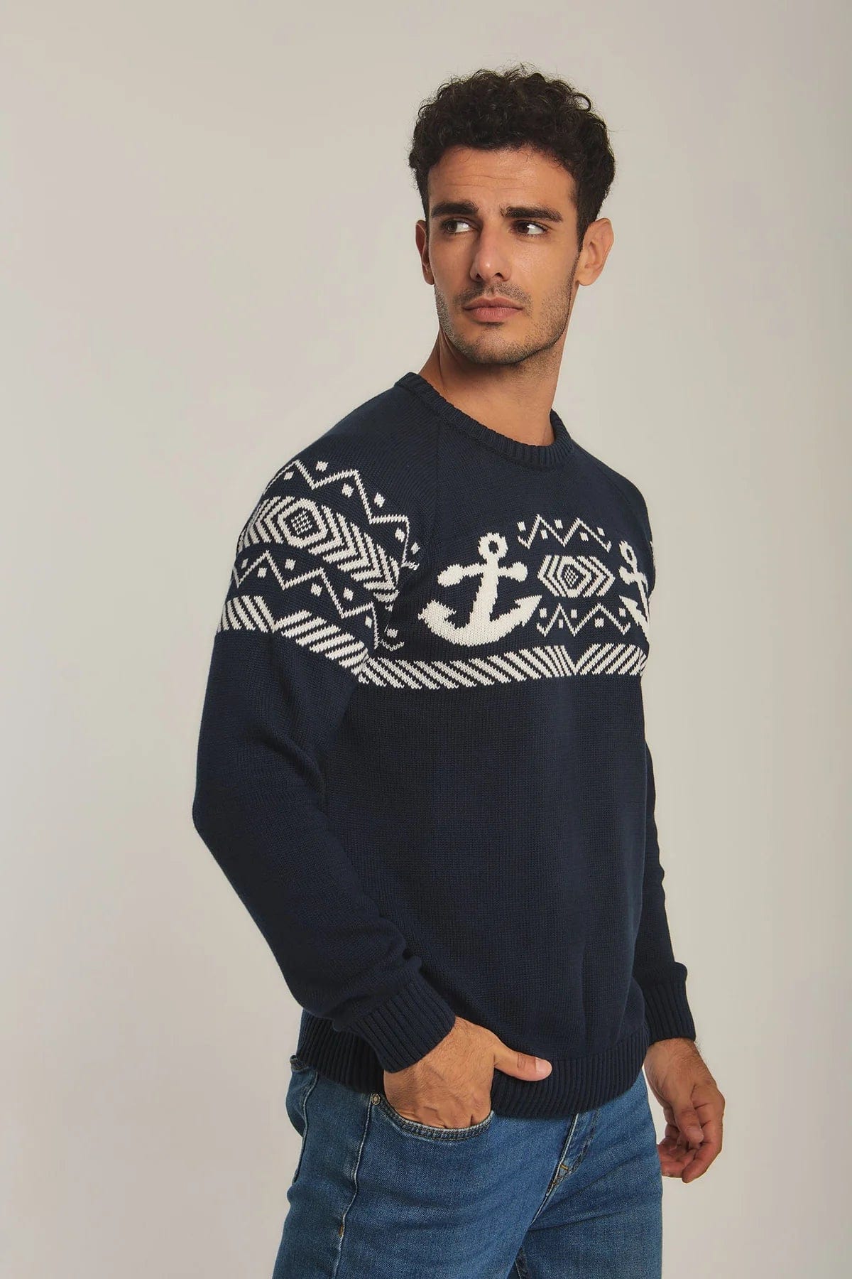 داليدرس بلوفر رجالي بنقشه عالصدر أزرق داكن