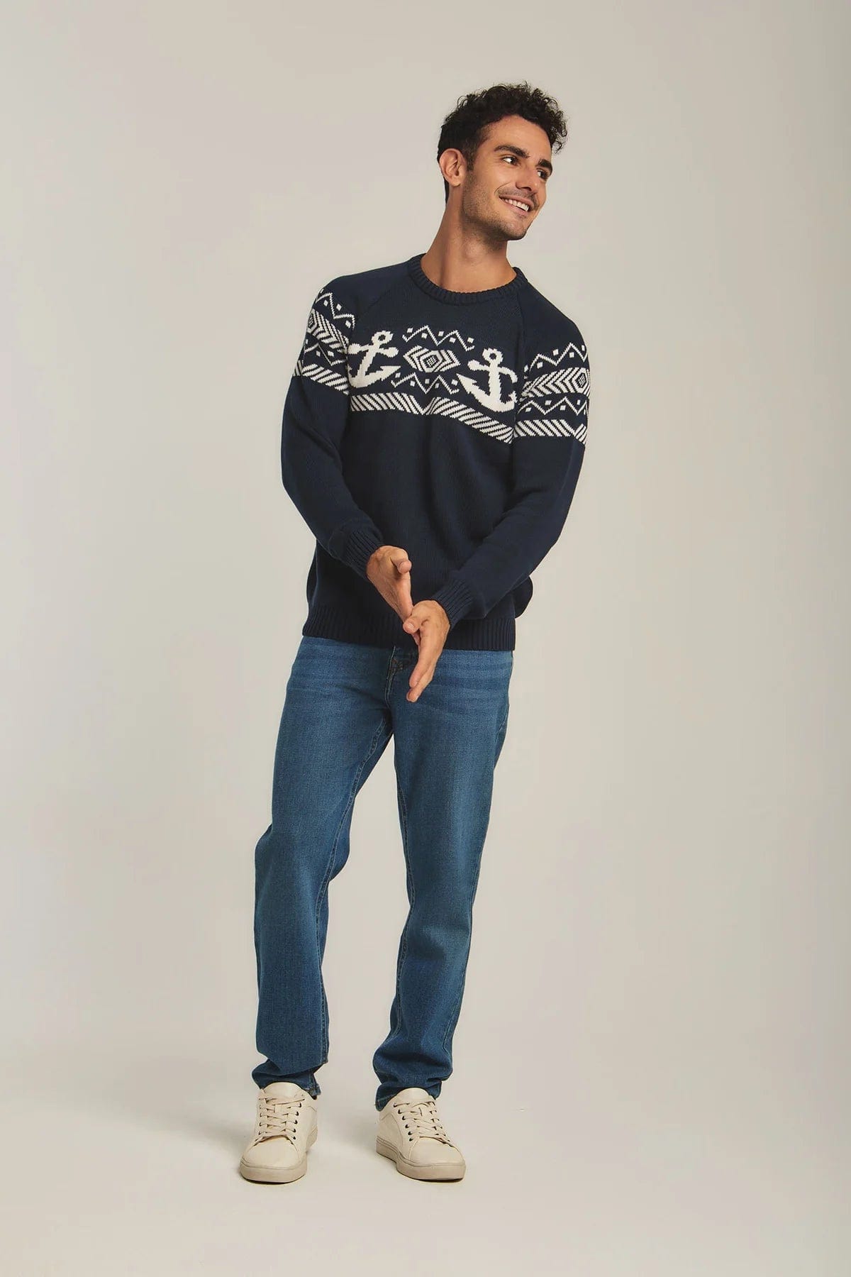 داليدرس بلوفر رجالي بنقشه عالصدر أزرق داكن