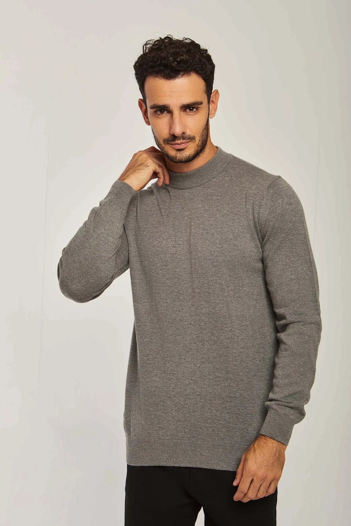 داليدرس بلوفر رجالي سادة كم طويل برقبة دائرية