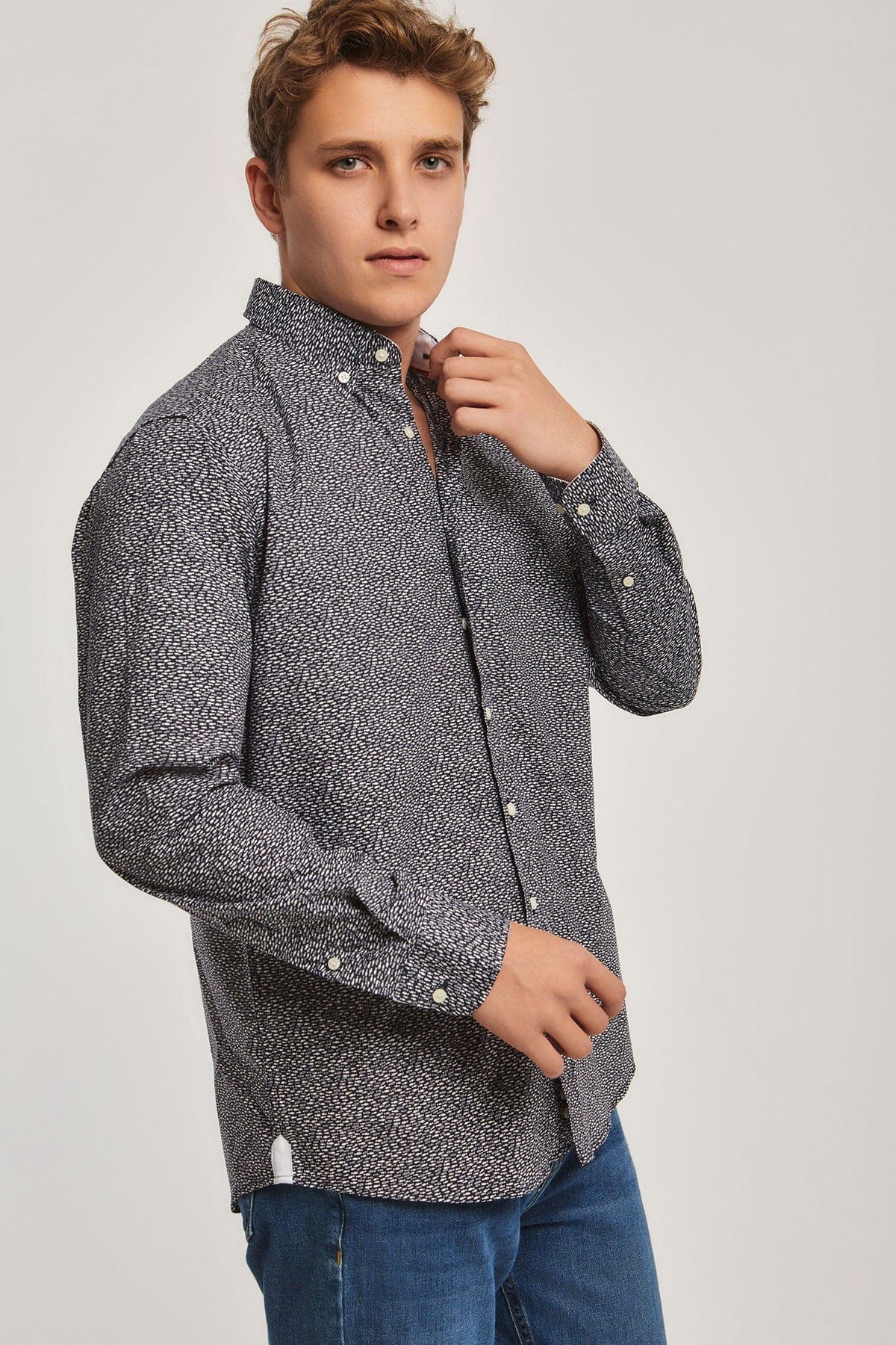 داليدرس قميص منقط بأزرار أمامية كم طويل رجالي نيلي