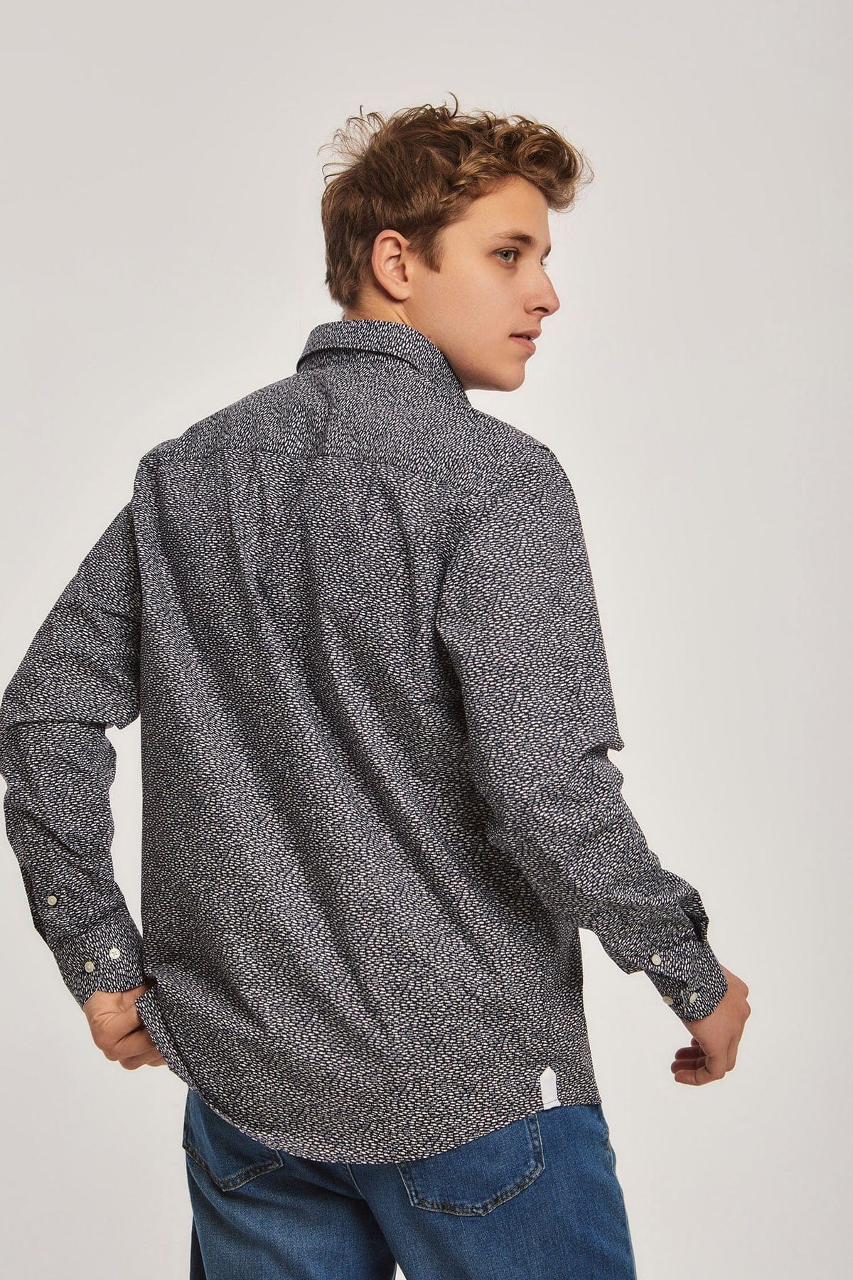 داليدرس قميص منقط بأزرار أمامية كم طويل رجالي نيلي