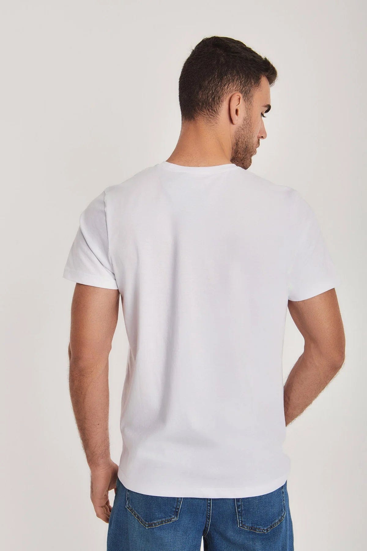 داليدرس تيشيرت نص كم بطبعة أمامية رجالي أبيض