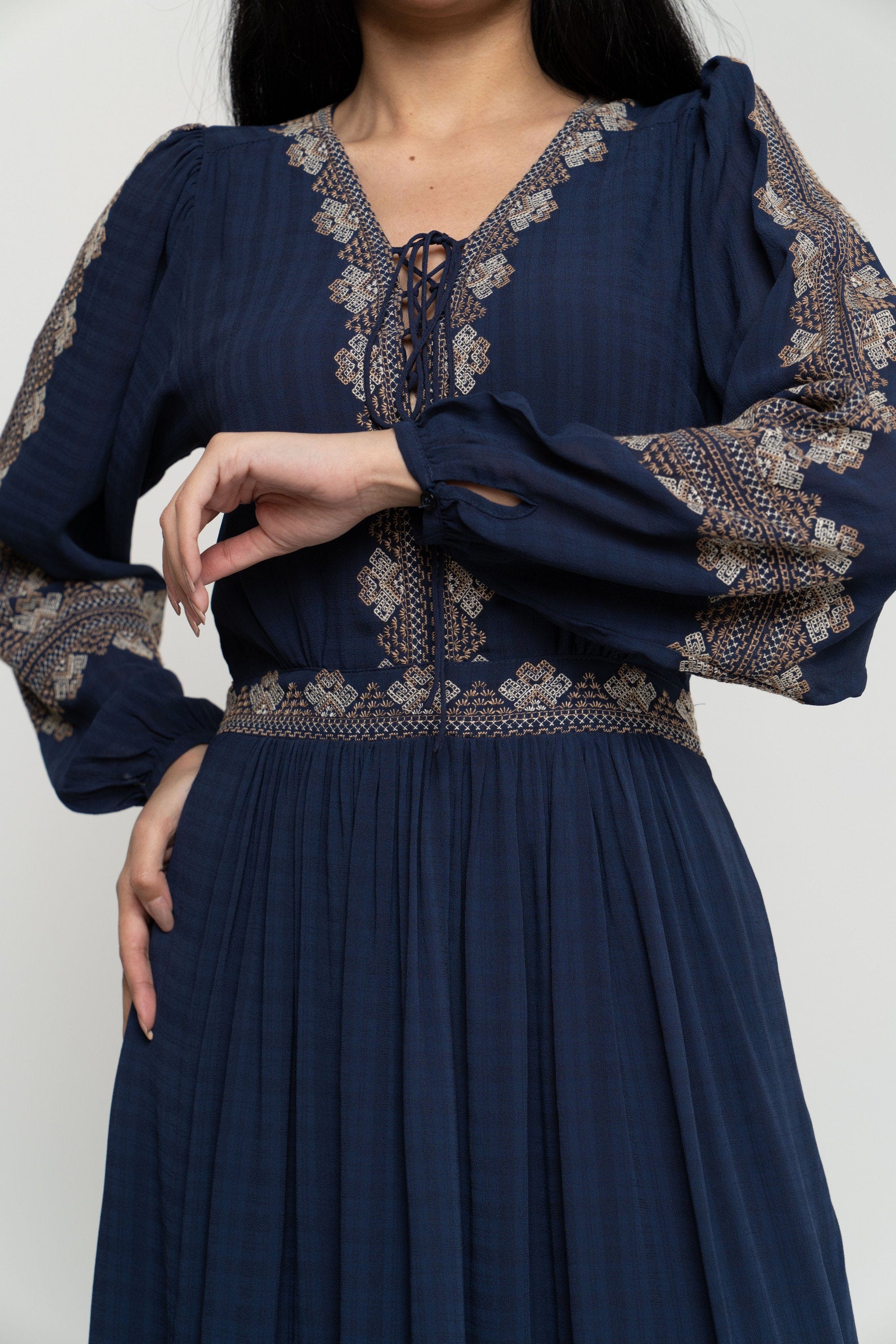 داليدرس فستان ميدي مخصر كم طويل منقوش نسائي أسود سحلبي