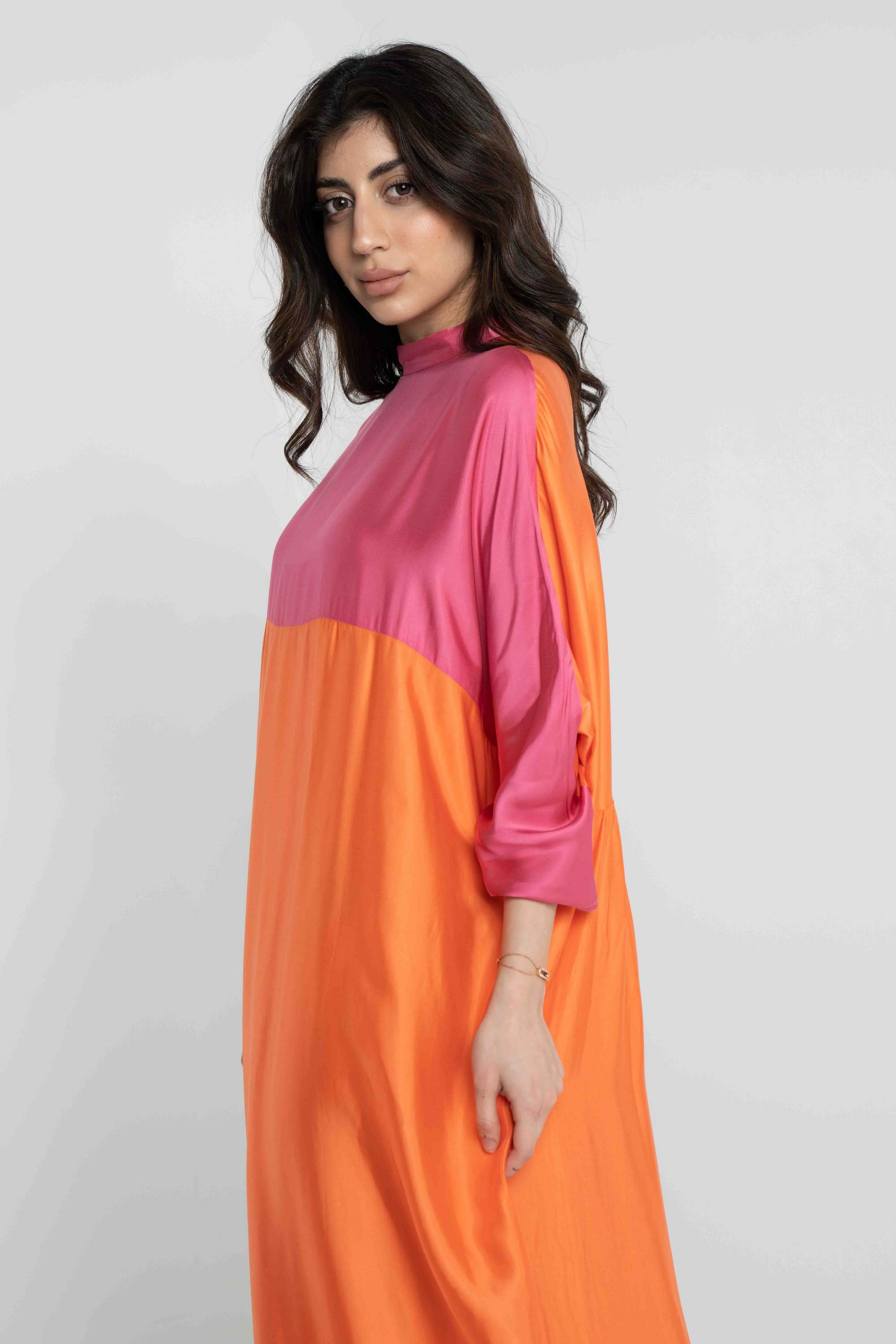 داليدرس قفطان سادة كم طويل برقبة نسائي