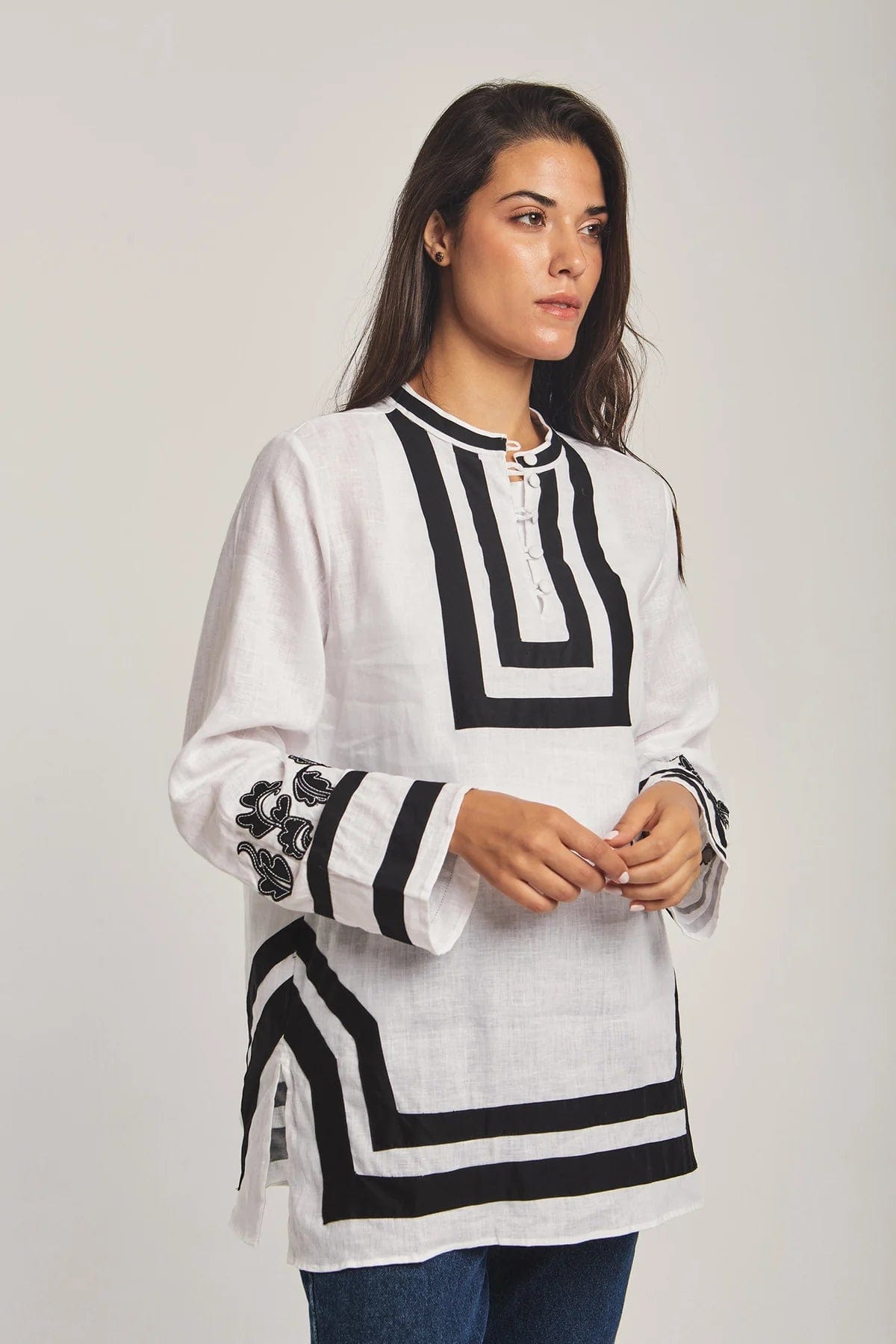 داليدرس قفطان نسائي مطرز أبيض