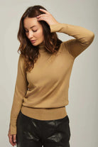 داليدرس بلوزة نسائي سادة كم طويل