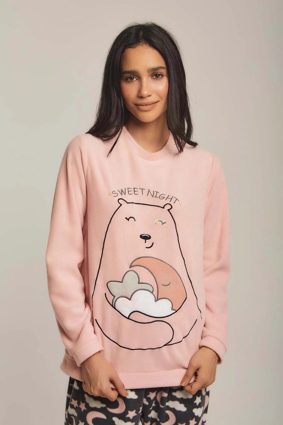 داليدرس بيجامة نسائية بطبعة على الصدر وردي فاتح