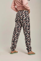 داليدرس بيجامة نسائية بطبعة على الصدر وردي فاتح