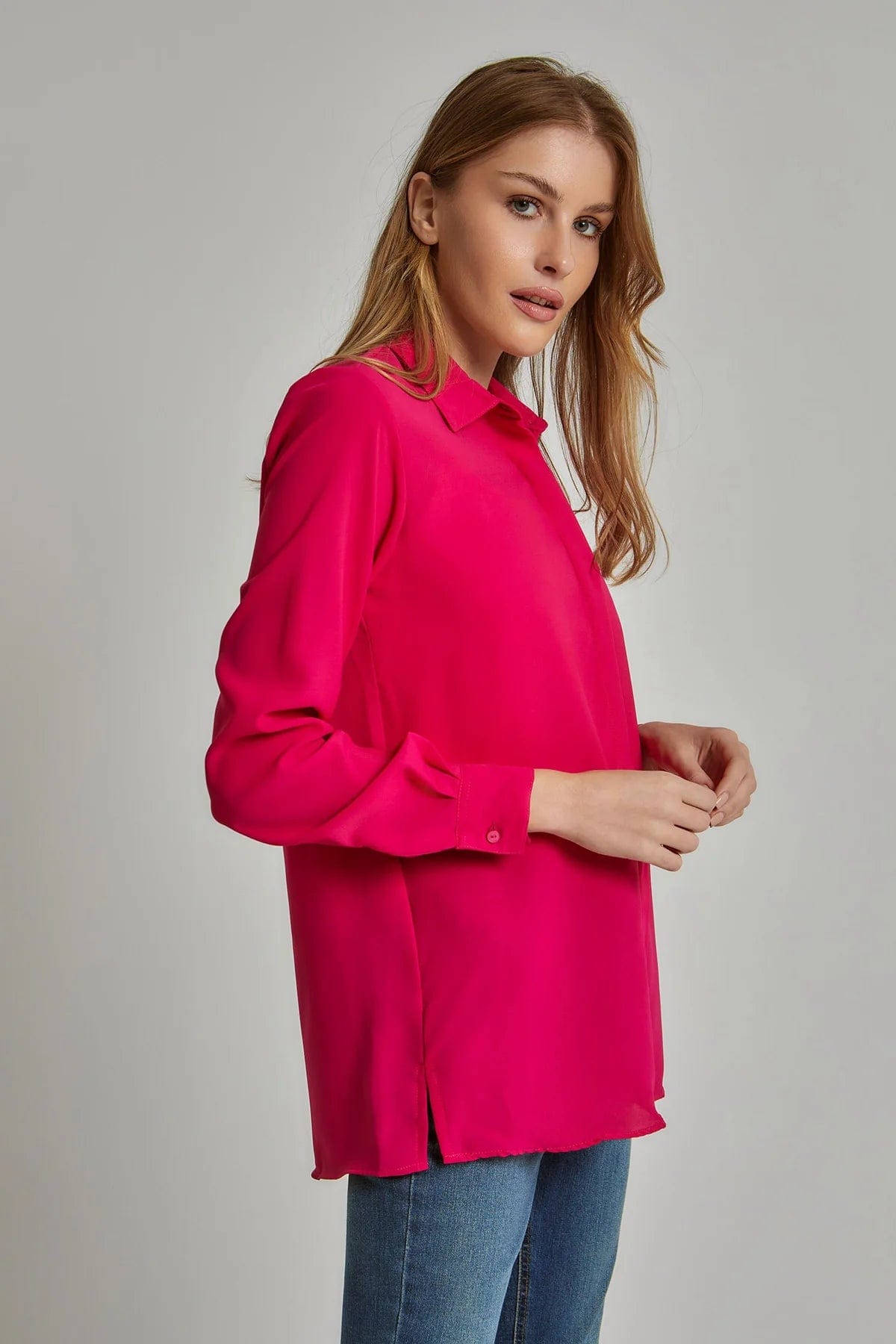 داليدرس بلوزة نسائية سادة بأكمام طويلة